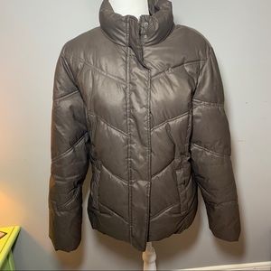 Gap women’s puffer coat size large